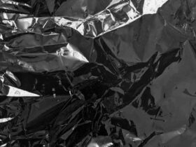 Comment  Couper un plastique épais