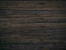 Comment  Vieillir du bois avec du vinaigre et de la laine d’acier